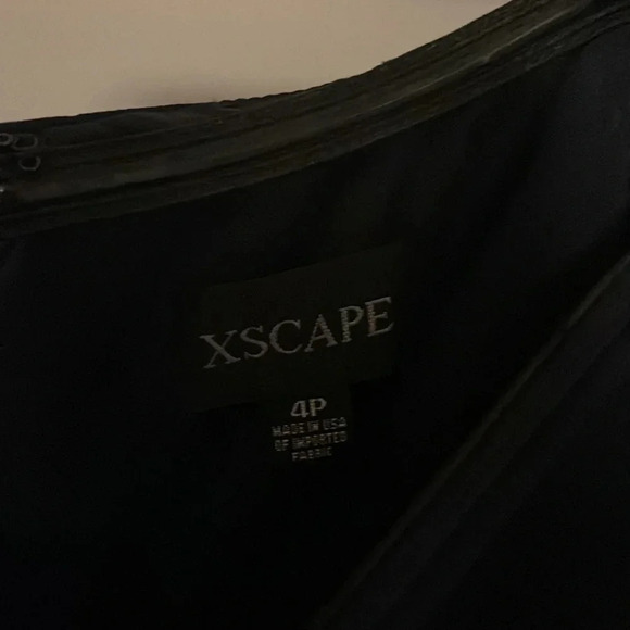 Xscape - Off-The-Shoulder Floral-Sleeve Gown - Navy Blue - Size 4P - EUC!! - Picture 11 of 16